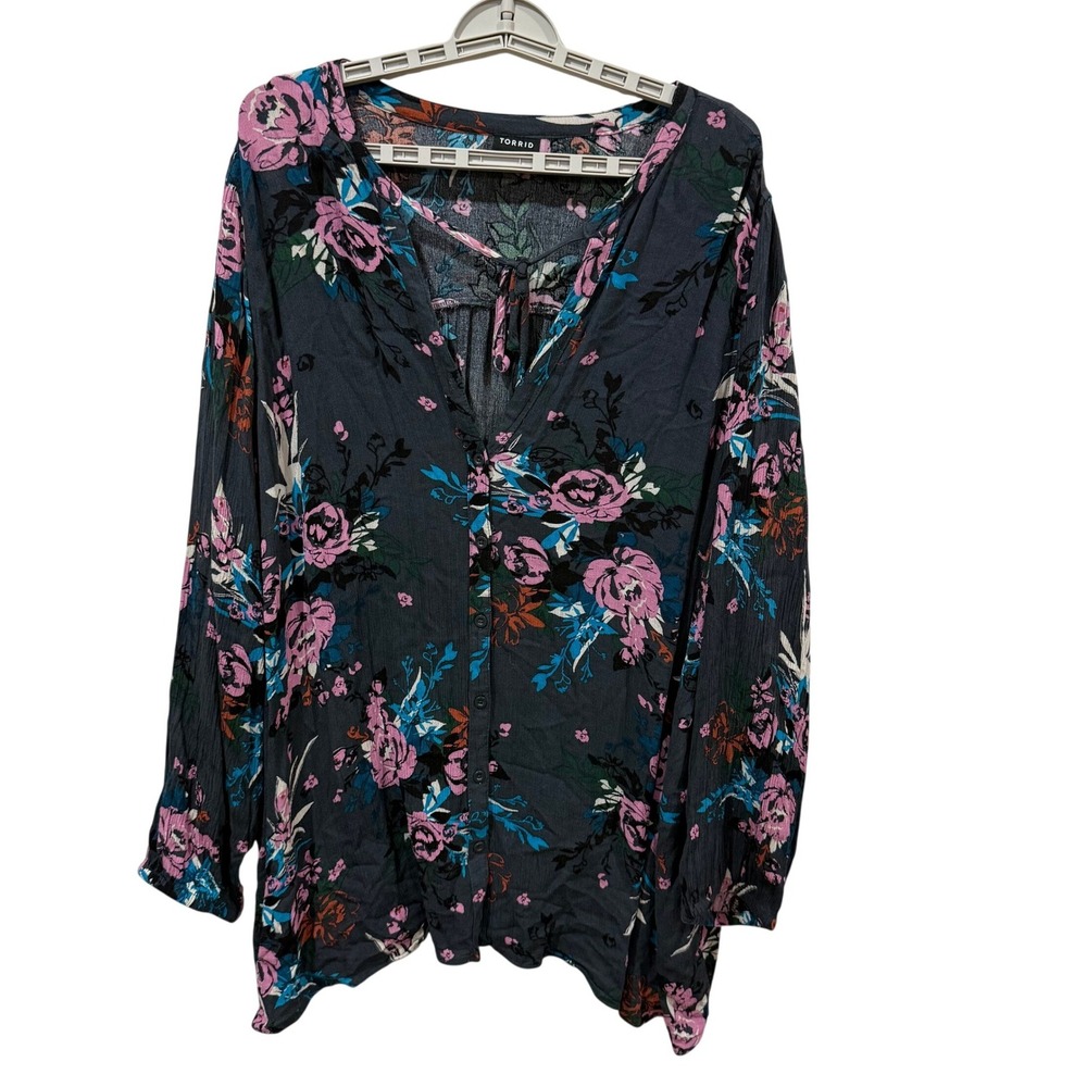 Torrid Womens Plus Size 5 Floral Button Front V-Neck Tie Blouse Dark Grey‎ Pink